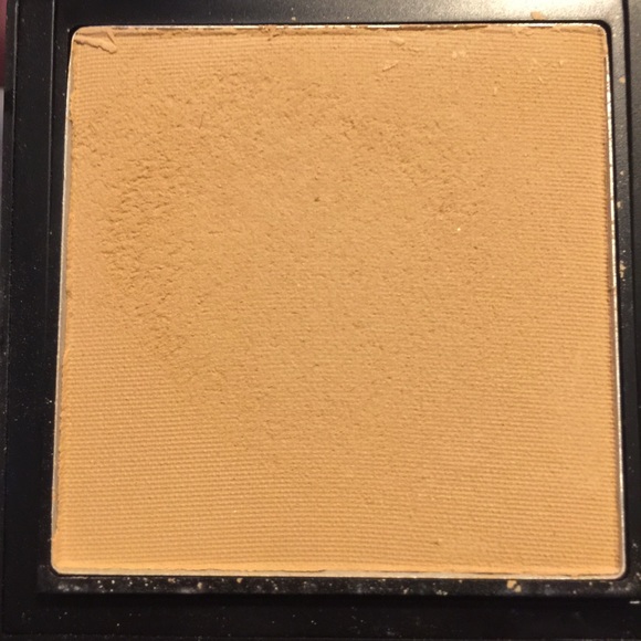NARS ALL DAY LUMINOUS POWDER FOUNDATION ~ FIJI - Picture 3 of 6
